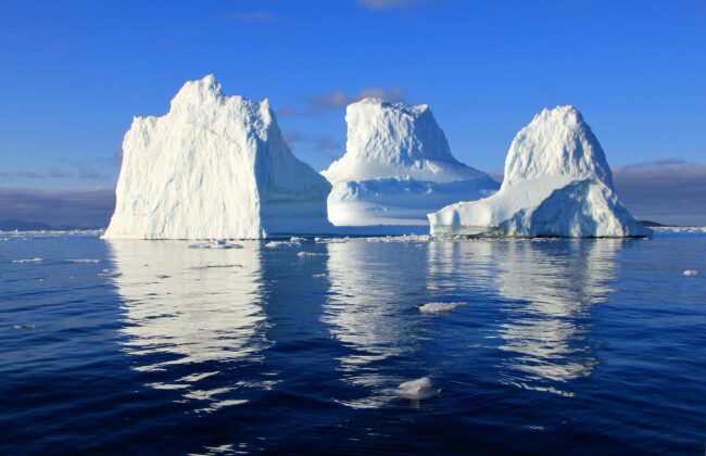 iceberg-471549_1920.jpg